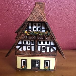 EUROPEAN TREASURES COTTAGE STATUE TEA LIGHT CANDLE HOLDER Ceramic